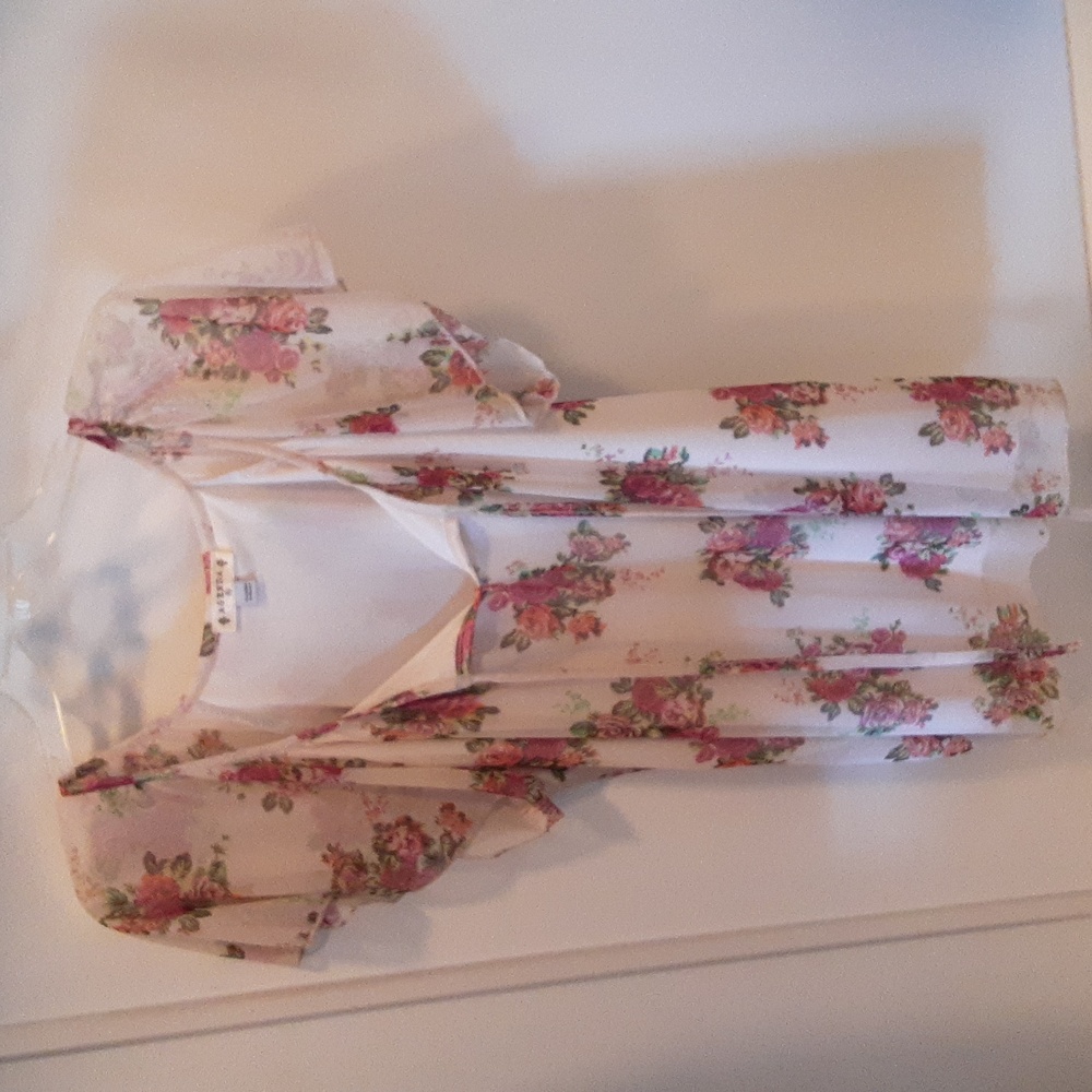 Sheer Women's Short-sleeved Floral Top